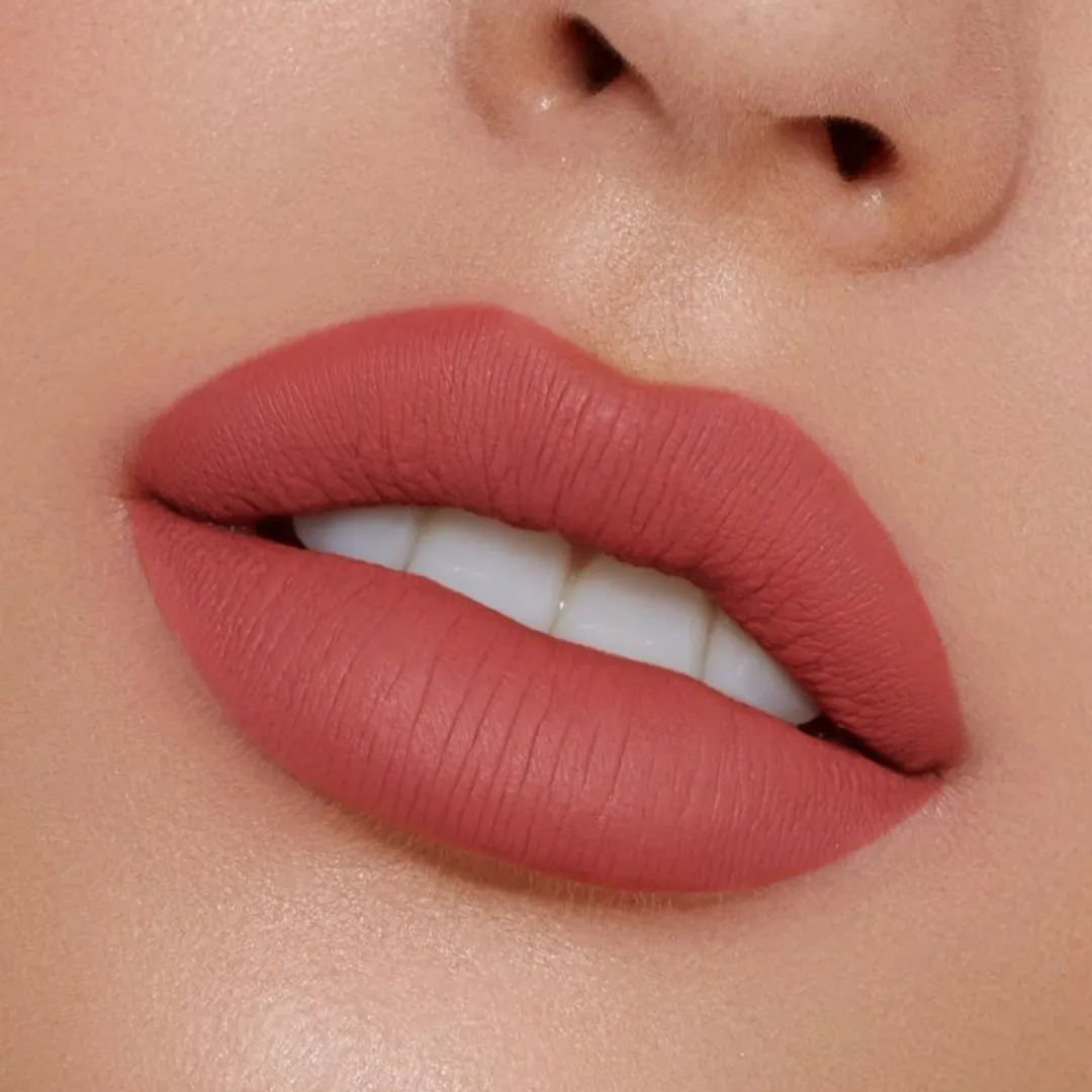 Liquid matte lipstick