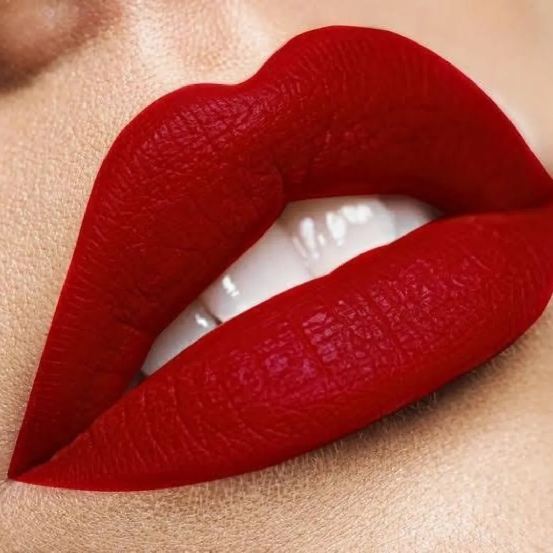 Liquid matte lipstick