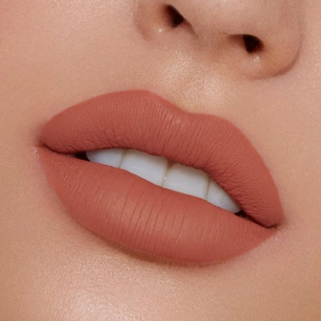 Liquid matte lipstick